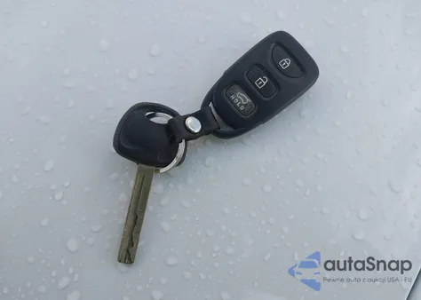 2012 Hyundai Veloster Base W/Black z USA, uszkodzony, nr VIN KMHTC6AD6CU061953